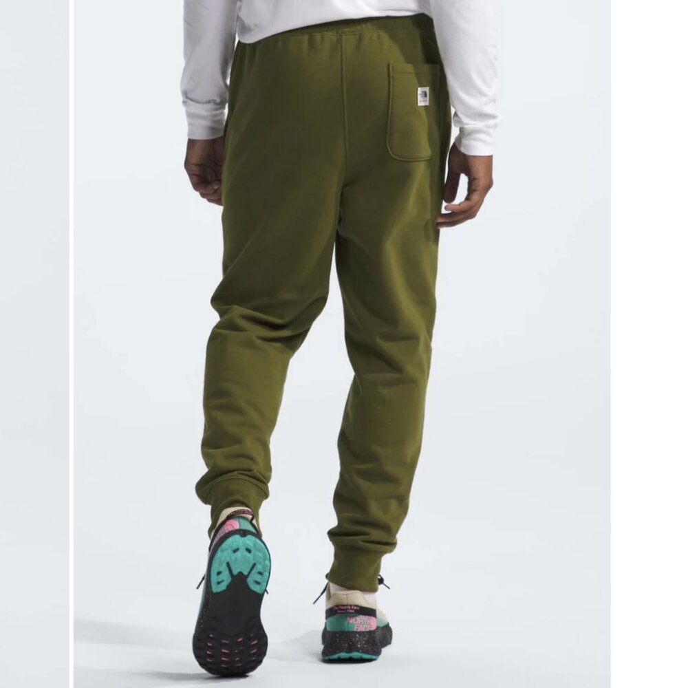NWT The North Face Heritage Patch Jogger Sweatpants